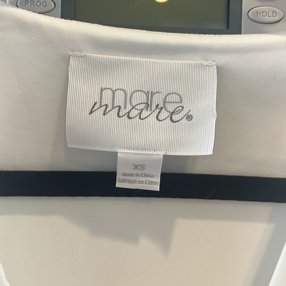 Mare Mare Anthropologie Veronica V-Neck Flare Sleeve in white - Picture 5 of 9